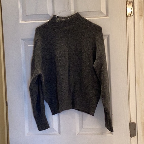 H&M Dark Heathered Gray Sweater - Picture 1 of 7